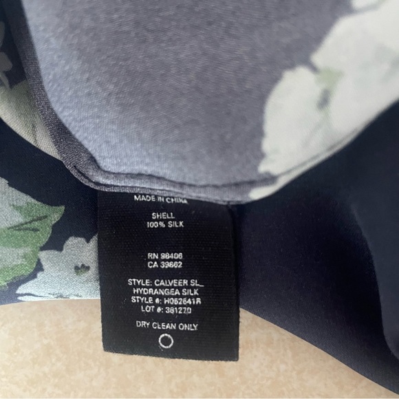 Theory Calveer Navy Blue Sleeveless Hydrangea 100% Silk Blouse 37278 - Picture 6 of 9